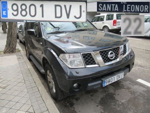 Veh&iacute;culos abandonados, verlassene Fahrzeuge, Madrid, Spanien, Nissan Pathfinder, Kennzeichen 9801 DVJ, Erstzulassung Januar 2005, Calle Santa Leonor 22, 28037 Madrid im Februar 2026