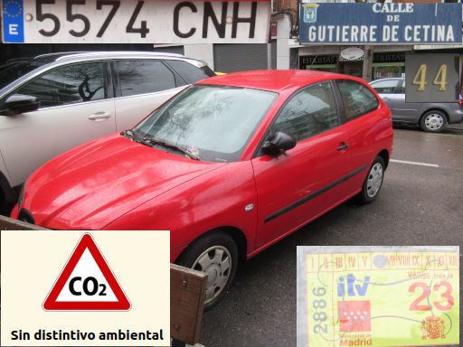 Veh&iacute;culos abandonados, verlassene Fahrzeuge, Madrid, Spanien, Seat Ibiza TDI, Kennzeichen 5574 CNH, Erstzulassung Oktober 2003, Calle Gutierre de Cetina 44, 28021 Madrid im Februar 2026