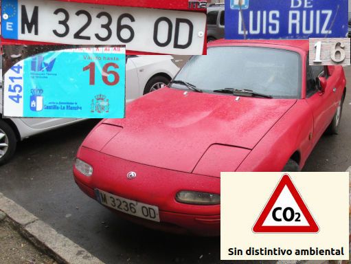 Veh&iacute;culos abandonados, verlassene Fahrzeuge, Madrid, Spanien, Mazda MX-5, Kennzeichen M 3236 OD, Erstzulassung Januar 1993, Calle Luis Ruiz 16, 28021 Madrid im Februar 2026