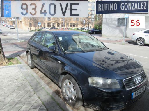 Veh&iacute;culos abandonados, verlassene Fahrzeuge, Madrid, Spanien, Audi A3 1.6, Kennzeichen Portugal 9340 VE, Erstzulassung unbekannt, Calle Rufino Gonzalez 56, 28037 Madrid im Februar 2026