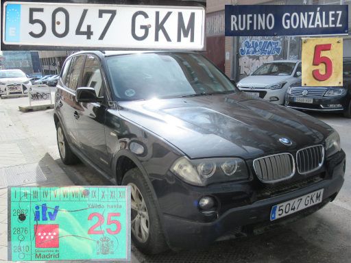 Veh&iacute;culos abandonados, verlassene Fahrzeuge, Madrid, Spanien, BMW X3, Kennzeichen 5047 GKM, Erstzulassung Juni 2009, Calle Rufino Gonzalez 5, 28037 Madrid im Februar 2026