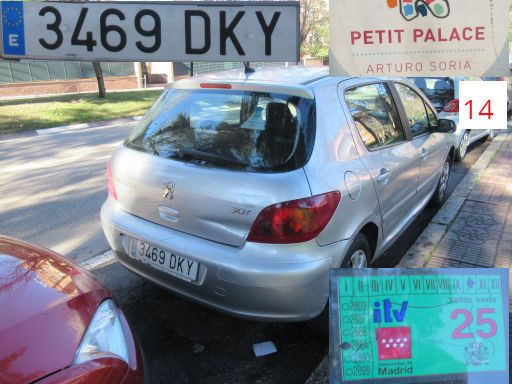 Veh&iacute;culos abandonados, verlassene Fahrzeuge, Madrid, Spanien, Peugeot 307, Kennzeichen 3469 DKY, Erstzulassung Januar 2005, Calle Arturo Soria 14, 28027 Madrid im Februar 2026