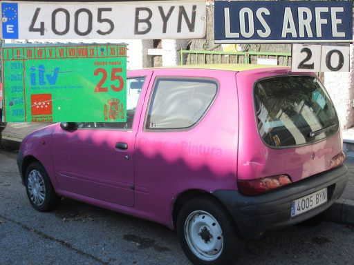 Veh&iacute;culos abandonados, verlassene Fahrzeuge, Madrid, Spanien, Fiat Cinquecento, Kennzeichen 4005 BYN, Erstzulassung Juli 2002, Calle Los Arfe 20, 28027 Madrid im Januar 2026