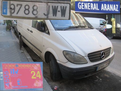Veh&iacute;culos abandonados, verlassene Fahrzeuge, Madrid, Spanien, Mercedes-Benz Vito, Kennzeichen 9788 JWW, Erstzulassung Februar 2017, Calle General Aranaz 1, 28027 Madrid im Januar 2026