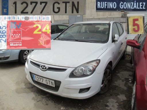 Veh&iacute;culos abandonados, verlassene Fahrzeuge, Madrid, Spanien, Hyundai i30, Kennzeichen 1277 GTN, Erstzulassung Februar 2010, Calle Rufino Gonzalez 5, 28037 Madrid im Januar 2026