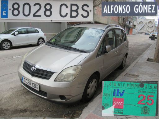 Veh&iacute;culos abandonados, verlassene Fahrzeuge, Madrid, Spanien, Corolla Verso, Kennzeichen 8028 CBS, Erstzulassung November 2002, Calle Alfonso Gomez 29 / Calle Albasanz, 28037 Madrid im Januar 2026