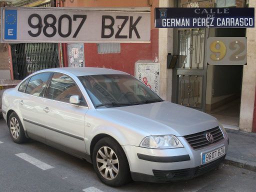 Vehículos abandonados, verlassene Fahrzeuge, Madrid, Spanien, Volkswagen Passat TDI, Kennzeichen 9807 BZK, Erstzulassung September 2002, Calle Germán Pérez Carrasco 92, 28027 Madrid im Juli 2025