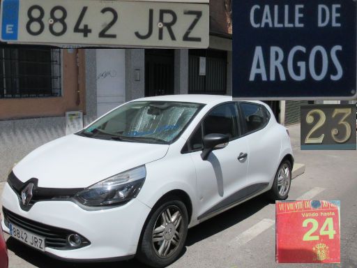 Vehículos abandonados, verlassene Fahrzeuge, Madrid, Spanien, Renault Clio dCI, Kennzeichen 8842 JRZ, Erstzulassung Juli 2016, Calle Argos 23, 28037 Madrid im Juli 2025