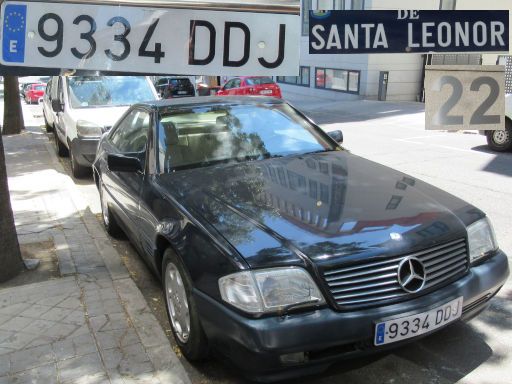 Vehículos abandonados, verlassene Fahrzeuge, Madrid, Spanien, Mercedes-Benz 300 SL, Kennzeichen 9334 DDJ, Erstzulassung Dezember 2004, Calle Santa Leonor 22, 28037 Madrid im Juli 2025