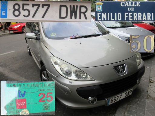 Vehículos abandonados, verlassene Fahrzeuge, Madrid, Spanien, Peugeot 307 SW, Kennzeichen 8577 DWR, Erstzulassung Januar 2005, Calle Emilio Ferrari 50, 28021 Madrid im Juli 2025