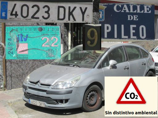 Vehículos abandonados, verlassene Fahrzeuge, Madrid, Spanien, Citroën C4, Kennzeichen 4023 DKY, Erstzulassung Januar 2005, Calle Pileo 9, 28027 Madrid im Juli 2025