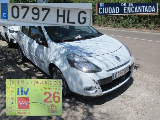 Veh&iacute;culos abandonados, verlassene Fahrzeuge, Madrid, Spanien, Renault Clio, Kennzeichen 0797 HLG, Erstzulassung September 2014, Calle Ciudad Encantada 7, 28030 Madrid im Juli 2026