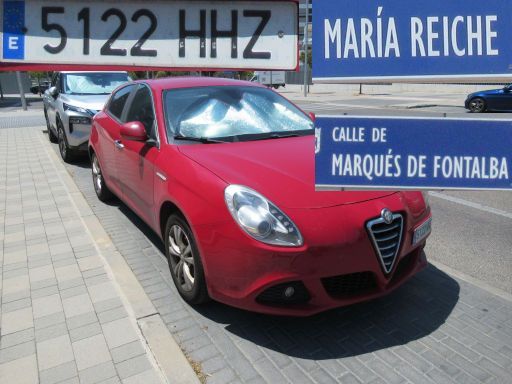 Veh&iacute;culos abandonados, verlassene Fahrzeuge, Madrid, Spanien, Alfa Romeo Guilietta, Kennzeichen 5122 HHZ, Erstzulassung Februar 2012, Calle Maria Reiche / Calle Marques de Fontalba, 28055 Madrid im Juli 2026