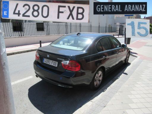 Veh&iacute;culos abandonados, verlassene Fahrzeuge, Madrid, Spanien, BMW 320d, Kennzeichen 4280 FXB, Erstzulassung Oktober 2007, Calle General Aranaz 15 / Calle Protasio Gomez, 28027 Madrid im Juli 2026