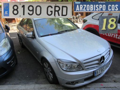 Veh&iacute;culos abandonados, verlassene Fahrzeuge, Madrid, Spanien, Mercedes-Benz C 180 Kompressor, Kennzeichen 8190 GRD, Erstzulassung Oktober 2009, Calle Arzobispo Cos 18, 28027 Madrid im Juli 2026