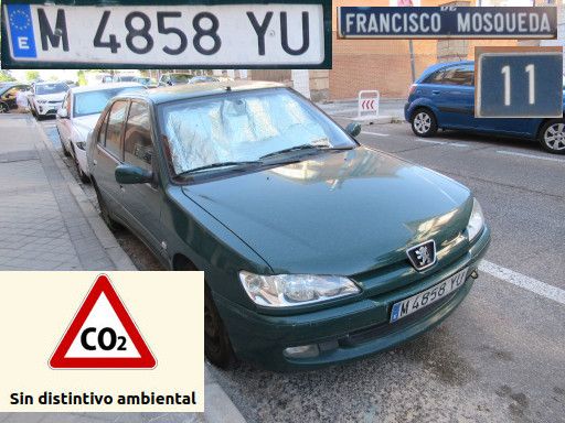 Veh&iacute;culos abandonados, verlassene Fahrzeuge, Madrid, Spanien, Peugeot 306, Kennzeichen M 4858 YU, Erstzulassung M&auml;rz 2000, Calle Francisco Mosqueda 11, 28043 Madrid im Juli 2026