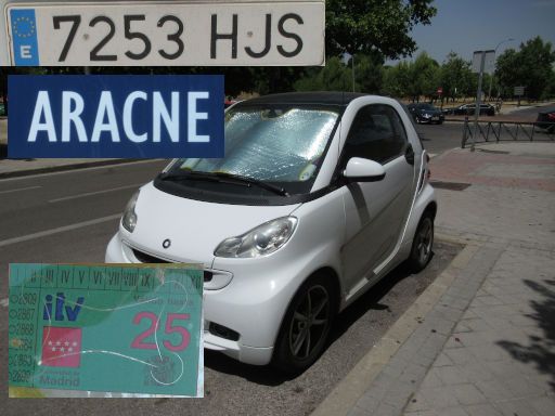 Veh&iacute;culos abandonados, verlassene Fahrzeuge, Madrid, Spanien, Smart fortwo mhd, Kennzeichen 7253 HJS, Erstzulassung April 2012, Calle Aracne, 28022 Madrid im Juli 2026