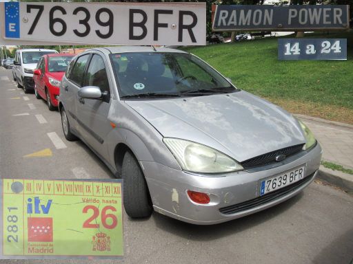 Veh&iacute;culos abandonados, verlassene Fahrzeuge, Madrid, Spanien, Ford Focus, Kennzeichen 7639 BFR, Erstzulassung Februar 2001, Calle Ramon Power 14, 28043 Madrid im Juli 2026