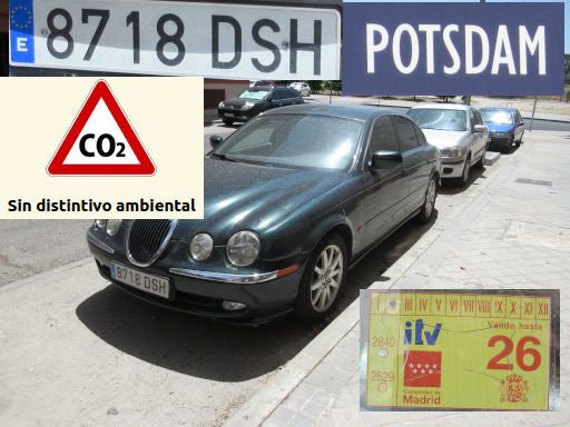 Veh&iacute;culos abandonados, verlassene Fahrzeuge, Madrid, Spanien, Jaguar, Kennzeichen 8718 DSH, Erstzulassung Januar 2005, Calle Potsdam / Calle Malmoe, 28032 Madrid im Juli 2026