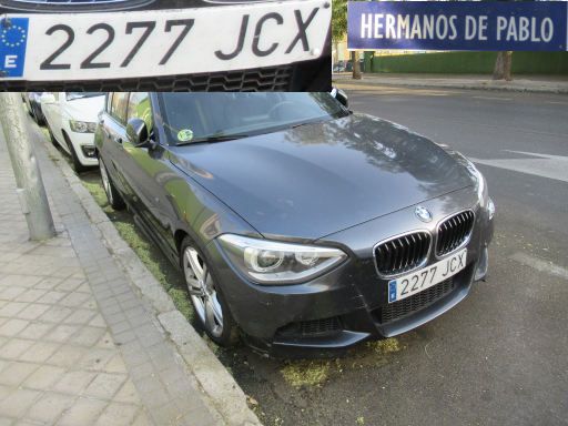 Veh&iacute;culos abandonados, verlassene Fahrzeuge, Madrid, Spanien, BMW 1er Serie, Kennzeichen 2277 JCX, Erstzulassung M&auml;rz 2015, Calle Hermanos de Pablo, 28027 Madrid im Juli 2026