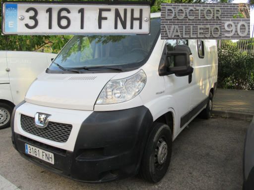 Veh&iacute;culos abandonados, verlassene Fahrzeuge, Madrid, Spanien, Peugeot Boxer, Kennzeichen 3161 FNH, Erstzulassung April 2007, Calle Doctor Vallejo 90, 28027 Madrid im Juli 2026