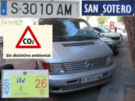 Veh&iacute;culos abandonados, verlassene Fahrzeuge, Madrid, Spanien, Mercedes-Benz Vito, Kennzeichen S 3010 AM, Erstzulassung April 1999, Calle San Sotero 8, 28037 Madrid im Juli 2026