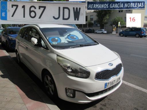 Veh&iacute;culos abandonados, verlassene Fahrzeuge, Madrid, Spanien, Kia Carens eco dynamics, Kennzeichen 7167 JDW, Erstzulassung April 2015, Calle Hermanos Garcia Noblejas 16, 28037 Madrid im Juli 2026