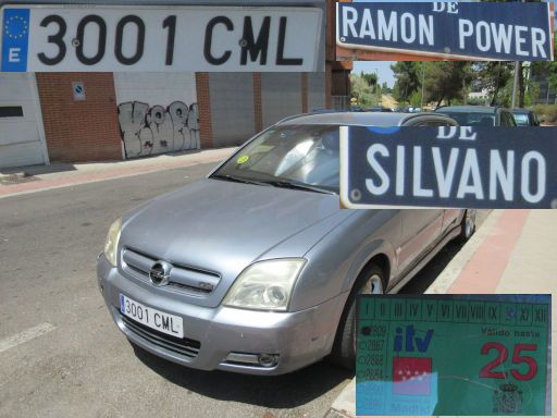 Veh&iacute;culos abandonados, verlassene Fahrzeuge, Madrid, Spanien, Opel Signum, Kennzeichen 3001 CML, Erstzulassung September 2003, Calle Ramon Power 74 / Calle Silvano, 28043 Madrid im Juli 2026