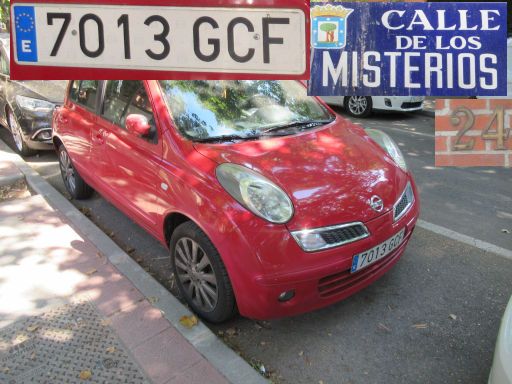 Veh&iacute;culos abandonados, verlassene Fahrzeuge, Madrid, Spanien, Nissan Micra, Kennzeichen 7013 GCF, Erstzulassung M&auml;rz 2008, Calle Misterios 24, 28027 Madrid im Juli 2026