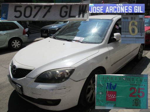Veh&iacute;culos abandonados, verlassene Fahrzeuge, Madrid, Spanien, Mazda 3, Kennzeichen 5077 GLW, Erstzulassung April 2009, Calle Jose Arcones Gil 6, 28017 Madrid im Juli 2026