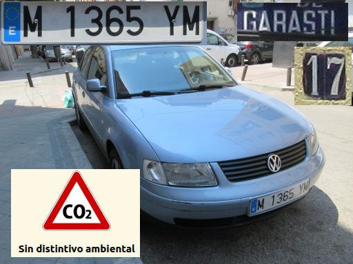 Veh&iacute;culos abandonados, verlassene Fahrzeuge, Madrid, Spanien, Volkswagen Passat, Kennzeichen M 1365 YM, Erstzulassung Dezember 1999, Calle Gabasti 17, 28027 Madrid im Juli 2026