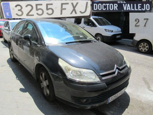 Veh&iacute;culos abandonados, verlassene Fahrzeuge, Madrid, Spanien, Citro&euml;n C4, Kennzeichen 3255 FXJ, Erstzulassung November 2007, Calle Doctor Vallejo 27, 28027 Madrid im Juli 2026