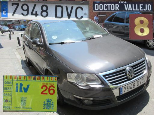 Veh&iacute;culos abandonados, verlassene Fahrzeuge, Madrid, Spanien, Volkswagen Passat 2.0 TDI, Kennzeichen 7948 DVC, Erstzulassung Januar 2005, Calle Doctor Vallejo 8, 28027 Madrid im Juli 2026