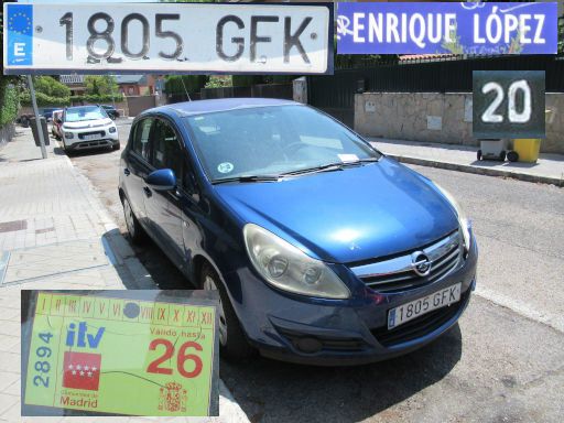 Veh&iacute;culos abandonados, verlassene Fahrzeuge, Madrid, Spanien, Opel Corsa ecoFLEX, Kennzeichen 1805 GFK, Erstzulassung Juni 2008, Calle Enrique Lopez 20, 28022 Madrid im Juli 2026