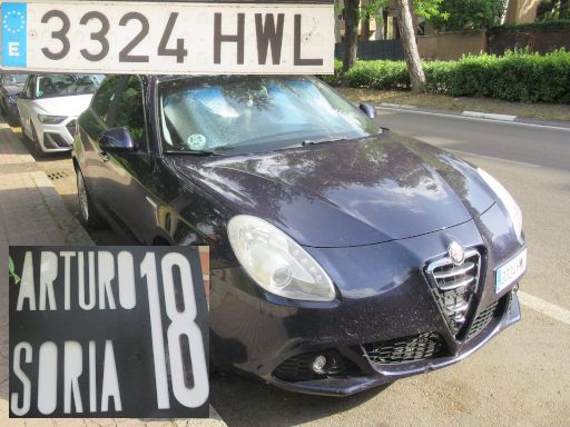 Vehículos abandonados, verlassene Fahrzeuge, Madrid, Spanien, Alfa Romeo Giulietta, Kennzeichen 3324 HWL, Erstzulassung Mai 2014, Calle Arturio Soria 18, 28027 Madrid im Juni 2025