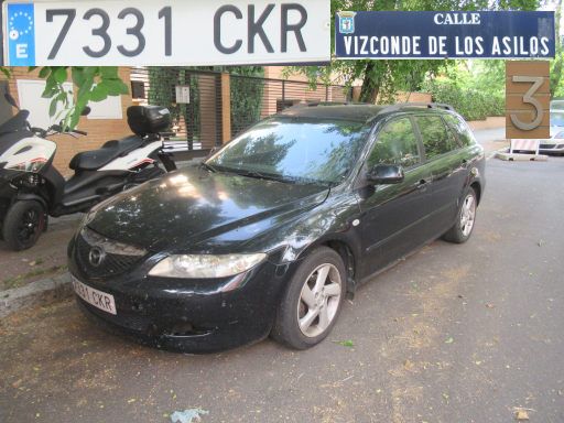Vehículos abandonados, verlassene Fahrzeuge, Madrid, Spanien, Mazda 6, Kennzeichen 7331 CKR, Erstzulassung Juli 2003, Calle Vizconde de los Asilos 3, 28027 Madrid im Juni 2025
