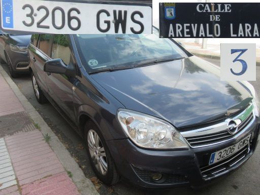 Vehículos abandonados, verlassene Fahrzeuge, Madrid, Spanien, Opel Astra ecoFLEX, Kennzeichen 3206 GWS, Erstzulassung Mai 2010, Calle Arevalo Lara 3, 28027 Madrid im Juni 2025