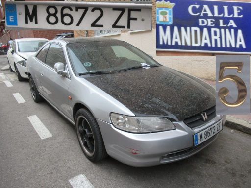 Vehículos abandonados, verlassene Fahrzeuge, Madrid, Spanien, Honda, Kennzeichen M 8672 ZF, Erstzulassung Juli 2000, Calle Mandarina 5, 28027 Madrid im Juni 2025