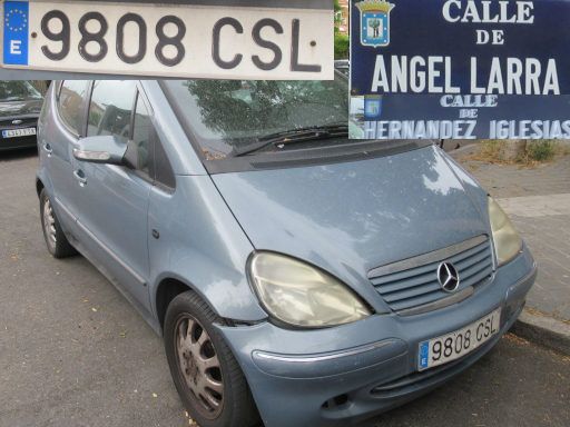 Vehículos abandonados, verlassene Fahrzeuge, Madrid, Spanien, Mercedes-Benz A170 CDI, Kennzeichen 9808 CSL, Erstzulassung Februar 2004, Calle Angel Larra / Calle Hernandez Iglesias, 28027 Madrid im Juni 2025
