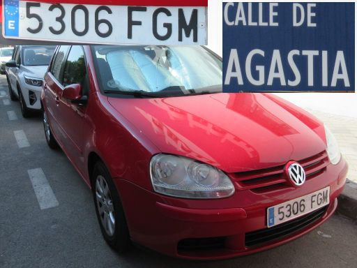 Vehículos abandonados, verlassene Fahrzeuge, Madrid, Spanien, Volkswagen Golf 2.0 TDI, Kennzeichen 5306 FGM, Erstzulassung Oktober 2006, Calle Agastia, 28027 Madrid im Juni 2025