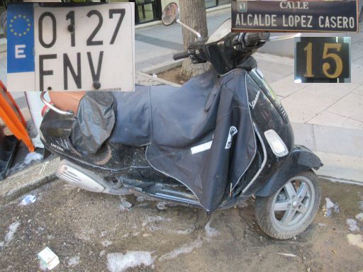 Veh&iacute;culos abandonados, verlassene Fahrzeuge, Madrid, Spanien, Piaggio Vespa LX 125, Kennzeichen 0127 FNV, Erstzulassung April 2007, Calle Alcalde Lopez Casero 15, 28027 Madrid im Juni 2026