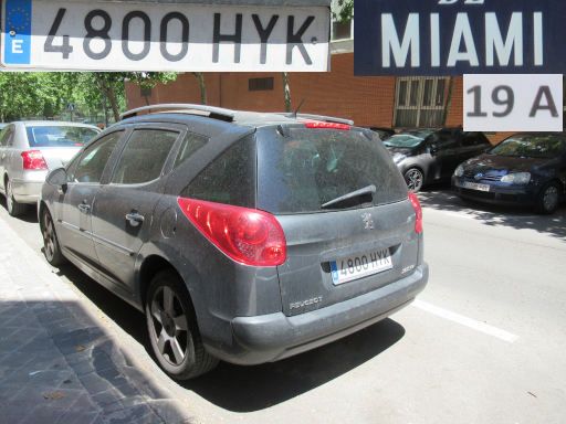 Veh&iacute;culos abandonados, verlassene Fahrzeuge, Madrid, Spanien, Peugeot 207 SW, Kennzeichen 4800 HYK, Erstzulassung Juli 2014, Calle Miami 19 A, 28027 Madrid im Juni 2026