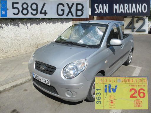 Veh&iacute;culos abandonados, verlassene Fahrzeuge, Madrid, Spanien, Kia Picanto, Kennzeichen 5894 GXB, Erstzulassung Juni 2010, Calle San Mariano 42, 28022 Madrid im Juni 2026