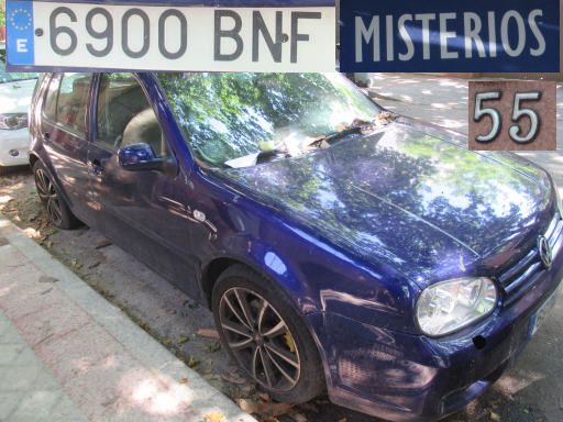 Veh&iacute;culos abandonados, verlassene Fahrzeuge, Madrid, Spanien, Volkswagen Golf, Kennzeichen 6900 BNF, Erstzulassung Oktober 2001, Calle Misterios 55, 28027 Madrid im Juni 2026
