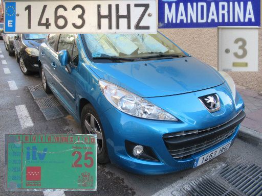Veh&iacute;culos abandonados, verlassene Fahrzeuge, Madrid, Spanien, Peugeot 207, Kennzeichen 1463 HHZ, Erstzulassung Februar 2012, Calle Mandarina 13, 28027 Madrid im Juni 2026