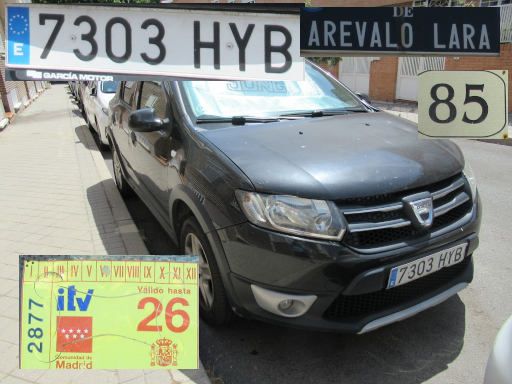Veh&iacute;culos abandonados, verlassene Fahrzeuge, Madrid, Spanien, Dacia Sandero, Kennzeichen 7303 HYB, Erstzulassung Juni 2014, Calle Arevalo Lara 85, 28027 Madrid im Juni 2026