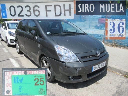 Veh&iacute;culos abandonados, verlassene Fahrzeuge, Madrid, Spanien, Toyota Verso D4D, Kennzeichen 0236 FDH, Erstzulassung Juli 2006, Calle Siro Muela 36, 28027 Madrid im Juni 2026