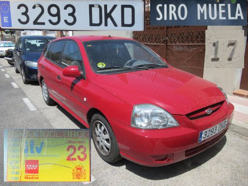 Veh&iacute;culos abandonados, verlassene Fahrzeuge, Madrid, Spanien, Kia Rio RS, Kennzeichen 3293 DKD, Erstzulassung Januar 2005, Calle Siro Muela 17, 28027 Madrid im Juni 2026