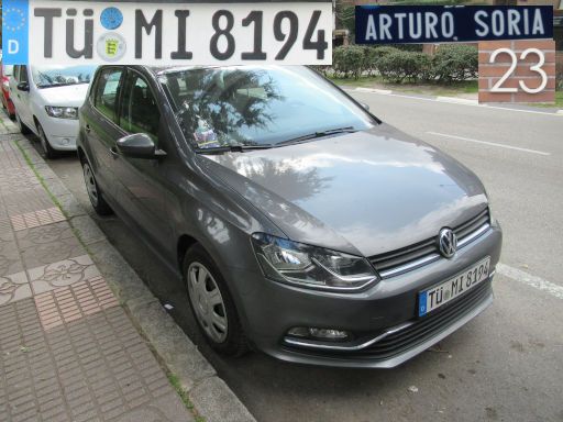 Veh&iacute;culos abandonados, verlassene Fahrzeuge, Madrid, Spanien, Volkswagen Polo TSI, Kennzeichen Deutschland T&Uuml;-MI 8194, Erstzulassung unbekannt, Calle Arturo Soria 23, 28027 Madrid im M&auml;rz 2026