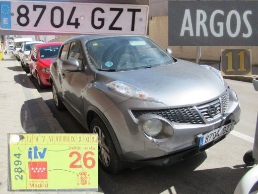 Veh&iacute;culos abandonados, verlassene Fahrzeuge, Madrid, Spanien, Nissan Juke, Kennzeichen 8704 GZT, Erstzulassung November 2010, Calle Argos 11, 28037 Madrid im M&auml;rz 2026